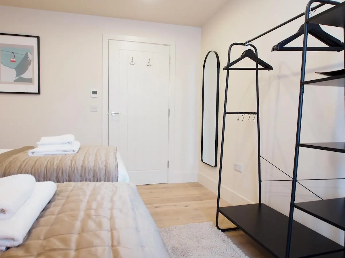 Bright & Airy Mezzanine Loft In Edinburgh - Flat 4, Elgin House Apartments 英国