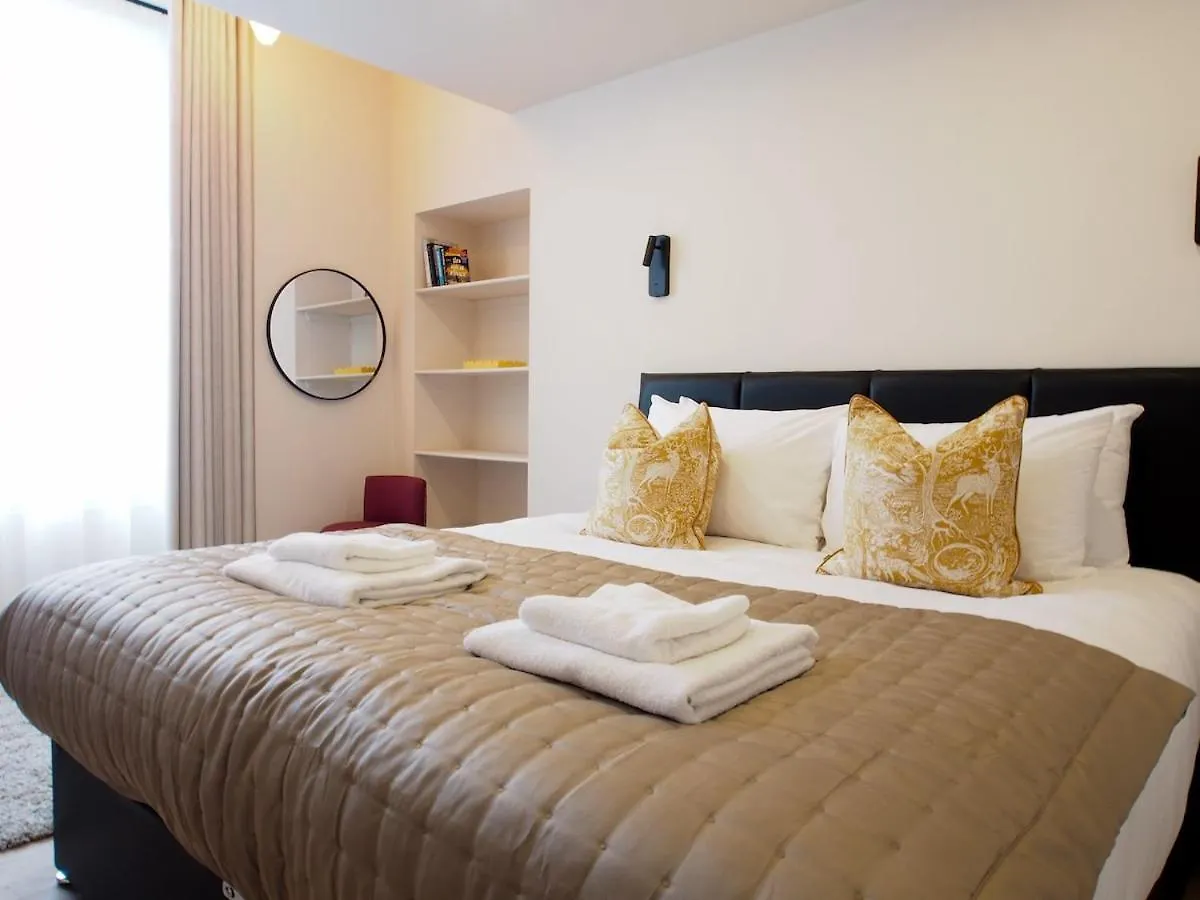 Bright & Airy Mezzanine Loft In Edinburgh - Flat 4, Elgin House Apartments